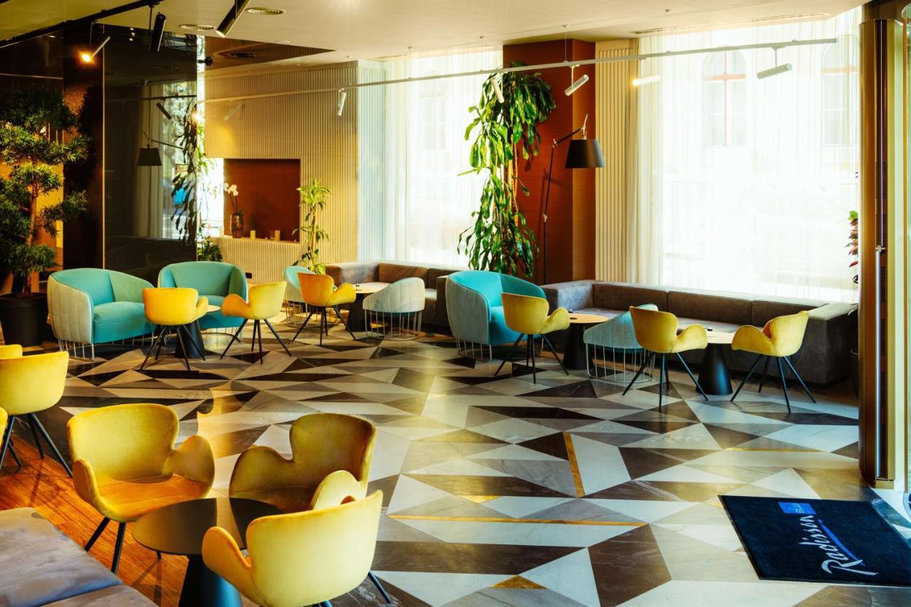 Radisson Blu Aurum Hotel, Brașov Exterior foto Lobby